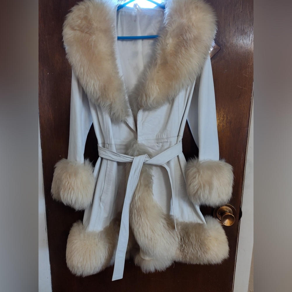 Beautiful 1970’s Lilli Ann Lambskin Penny Lane Princess Coat - Picture 9 of 9